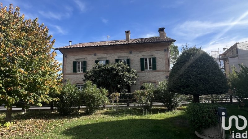 Villa in Falerone