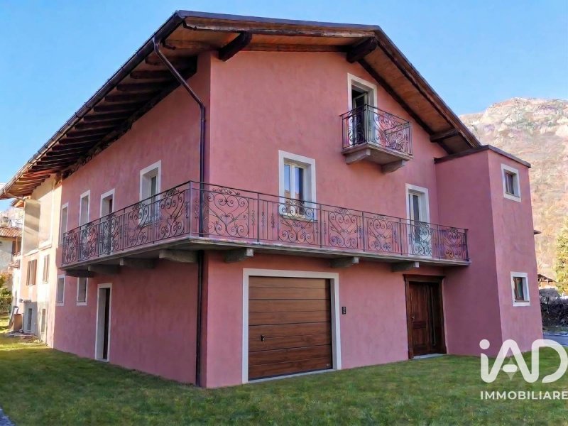Country house in Champdepraz