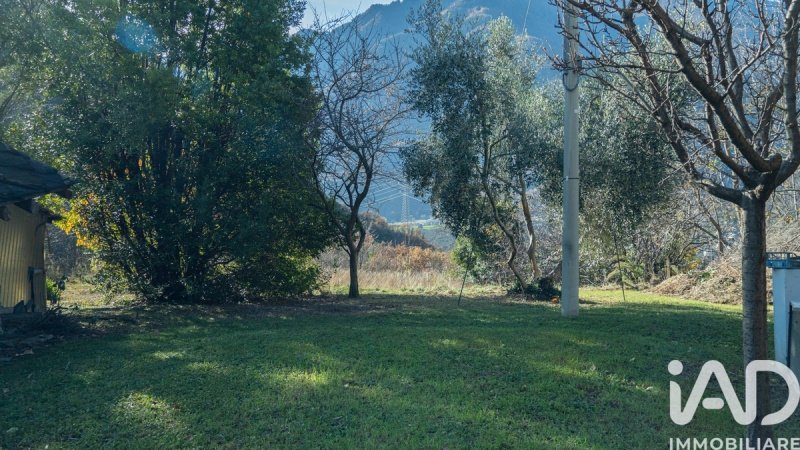 Detached house in Montjovet