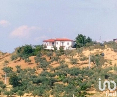 Hus i Collecorvino
