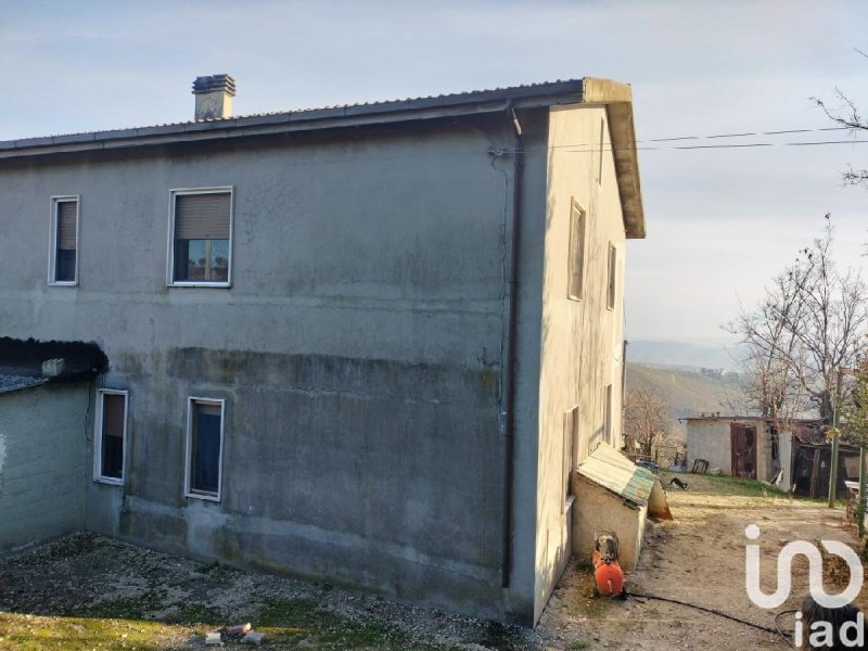 House in Città Sant'Angelo