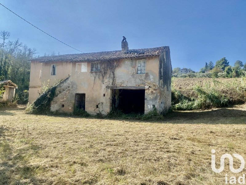 Klein huisje op het platteland in Castel di Lama