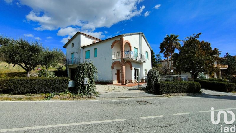 Maison individuelle à Cossignano