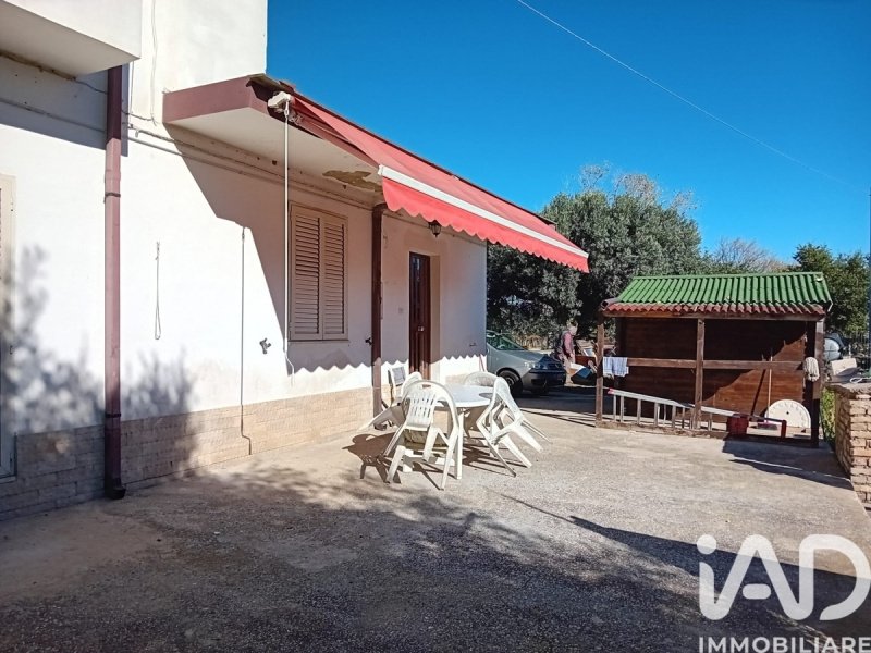 Особняк из двух квартир в Ортона