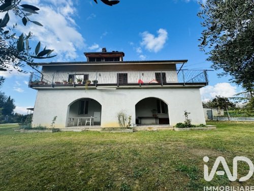 Moradia em Monsampolo del Tronto