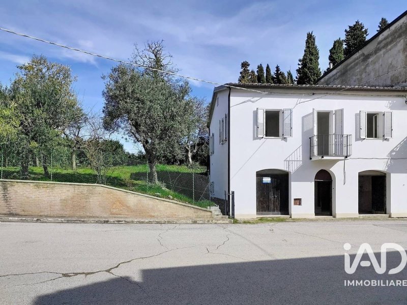Maison individuelle à Montalto delle Marche