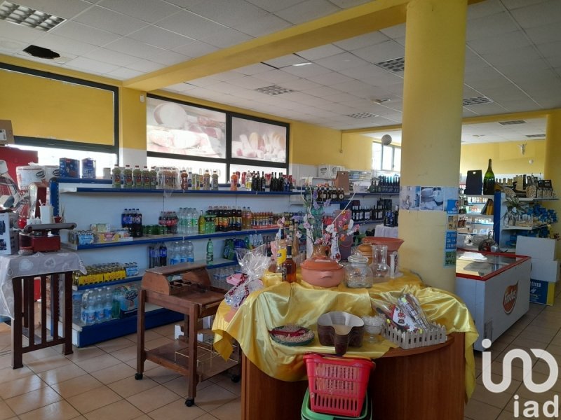 Immobile commerciale a Castellalto