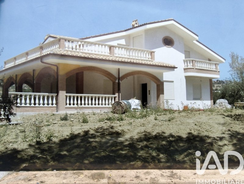 Villa a Città Sant'Angelo