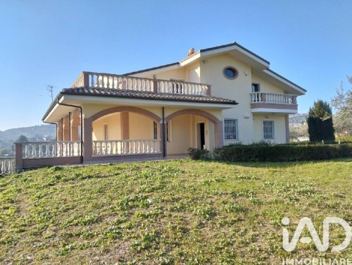 Villa a Città Sant'Angelo