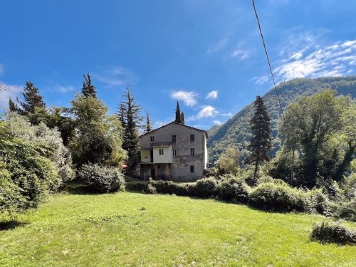 Casolare a Borgo a Mozzano