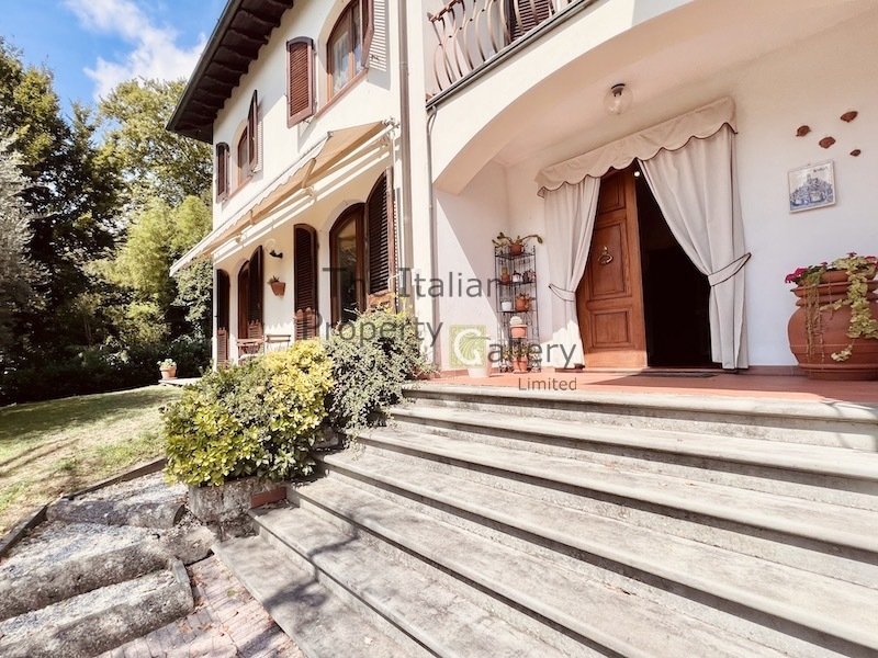 Вилла в Баньи-ди-Лукка