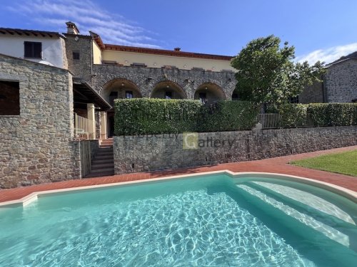 Многоквартирный дом в Баньи-ди-Лукка