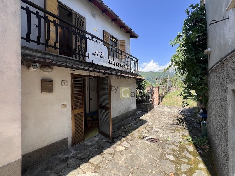 Casa a Camporgiano