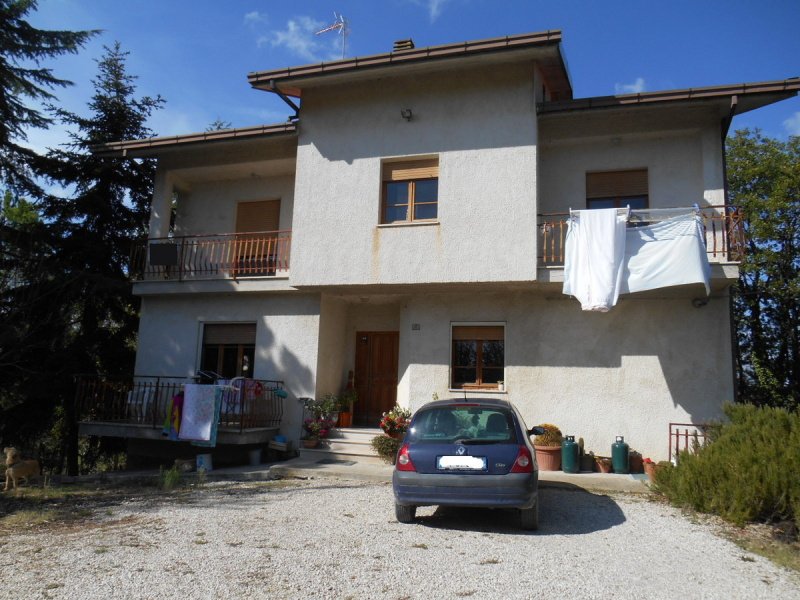 Detached house in Castignano