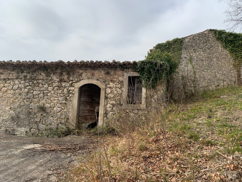 Klein huisje op het platteland in Alvito