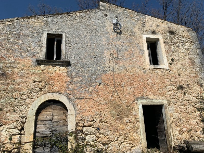 Farmhouse in Alvito