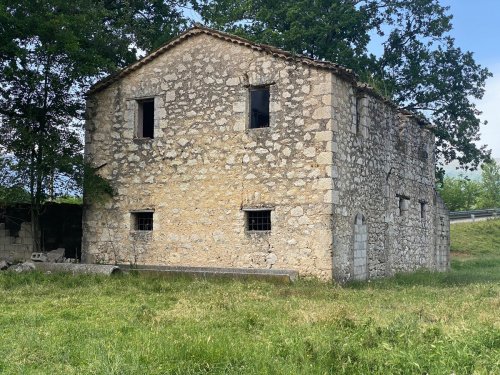 Farmhouse in Atina