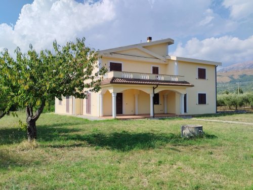 Casa indipendente a San Vittore del Lazio