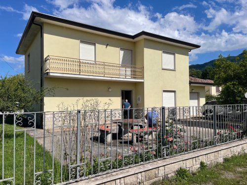 Casa independiente en Villa Latina