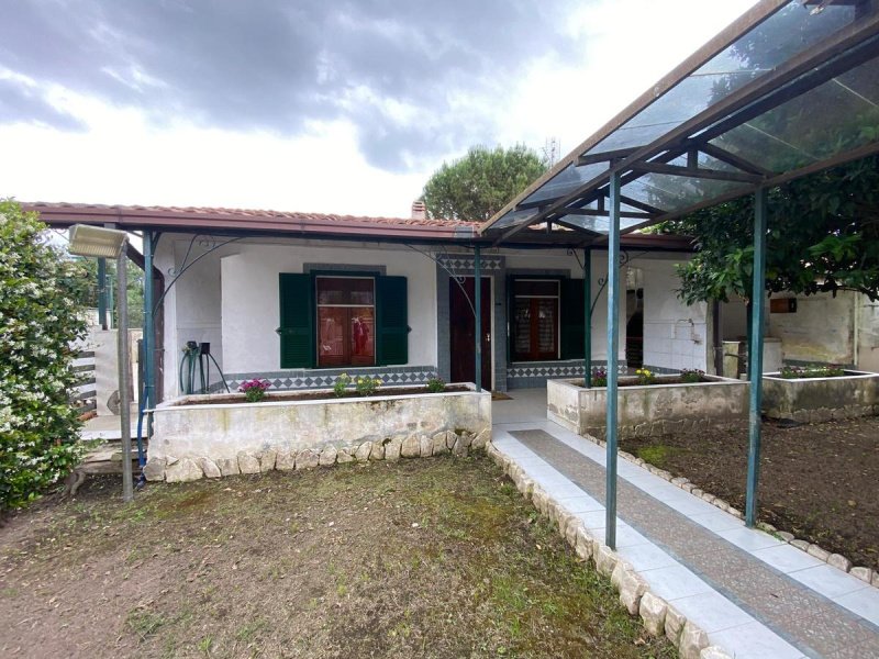 Detached house in Rocca d'Evandro