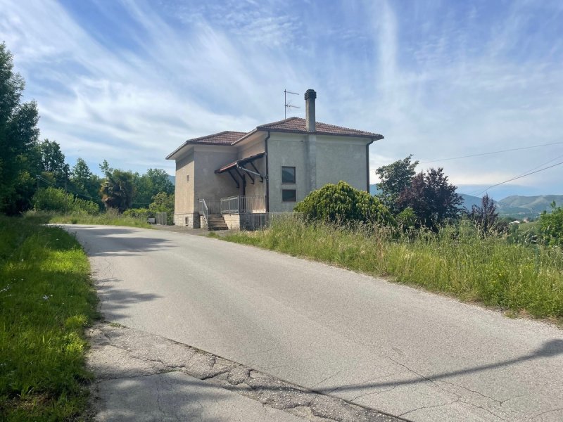 Maison individuelle à Alvito