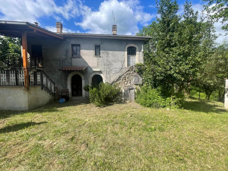 Half-vrijstaande woning in Gallinaro