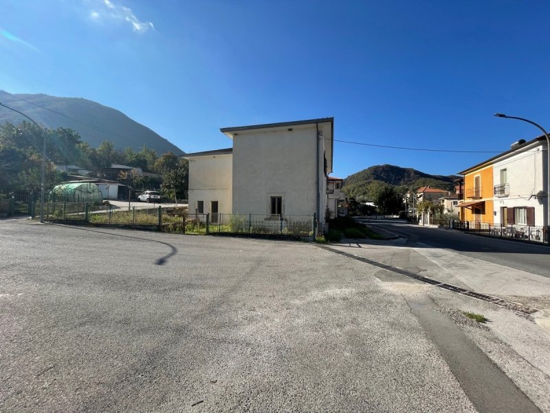 Casa geminada em Villa Latina