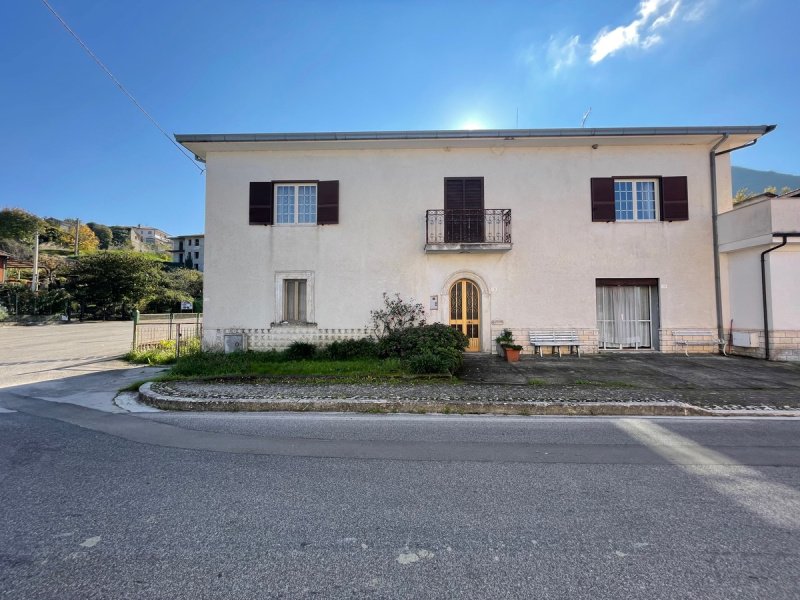 Casa geminada em Villa Latina