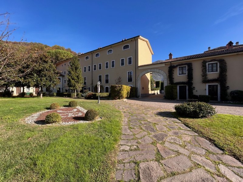 皮奇尼斯科独立公寓