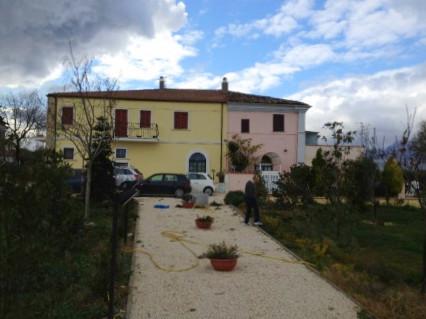 Hus i Catignano