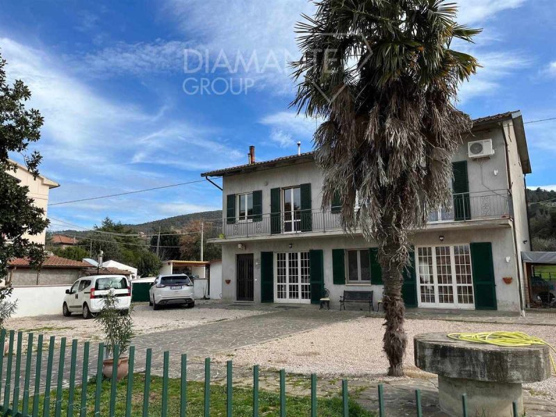 Detached house in Magione