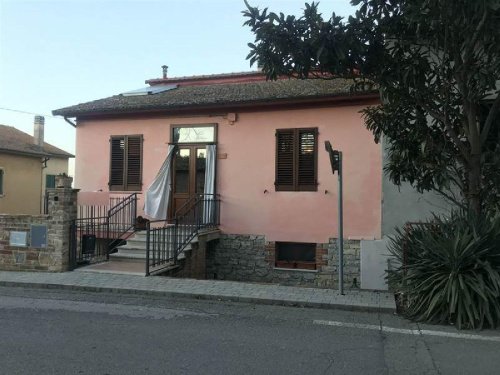 Half-vrijstaande woning in Castiglione del Lago