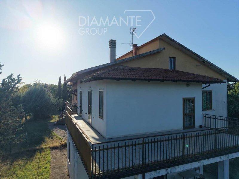 Semi-detached house in Castiglione del Lago