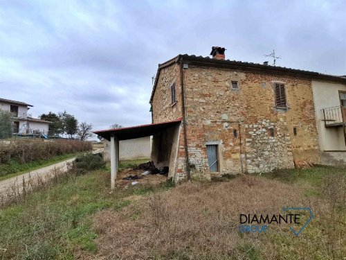 Half-vrijstaande woning in Castiglione del Lago