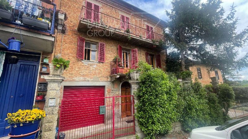 Half-vrijstaande woning in Castiglione del Lago