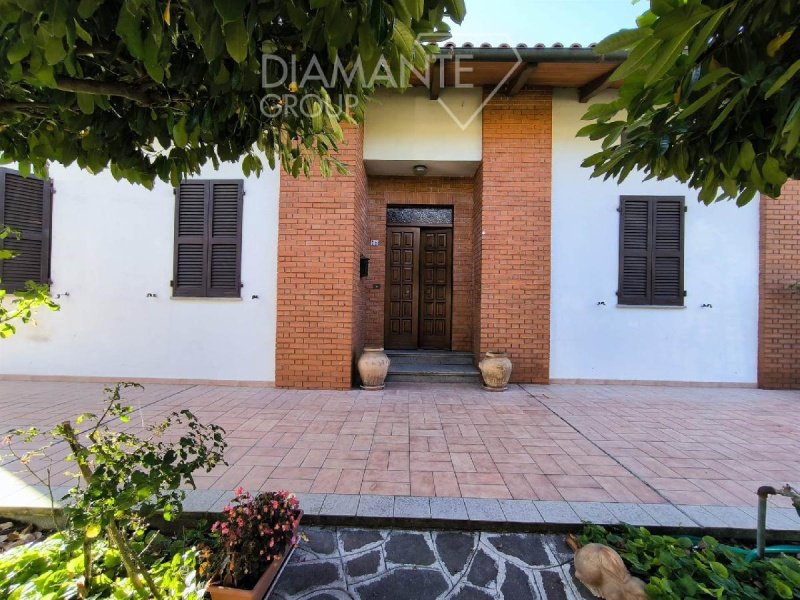 Detached house in Magione