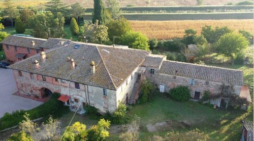 Klein huisje op het platteland in Sinalunga