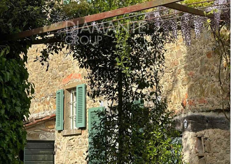 Отдельно стоящий дом в Cortona