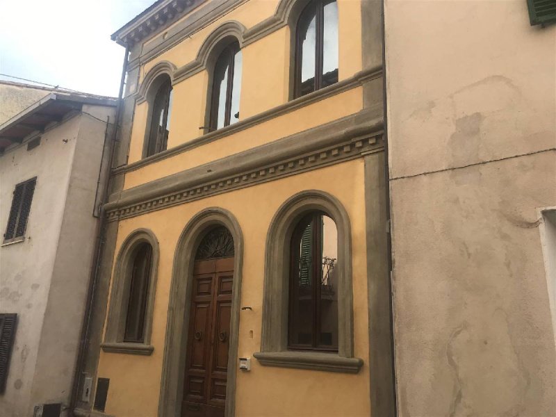 Half-vrijstaande woning in Castiglione del Lago