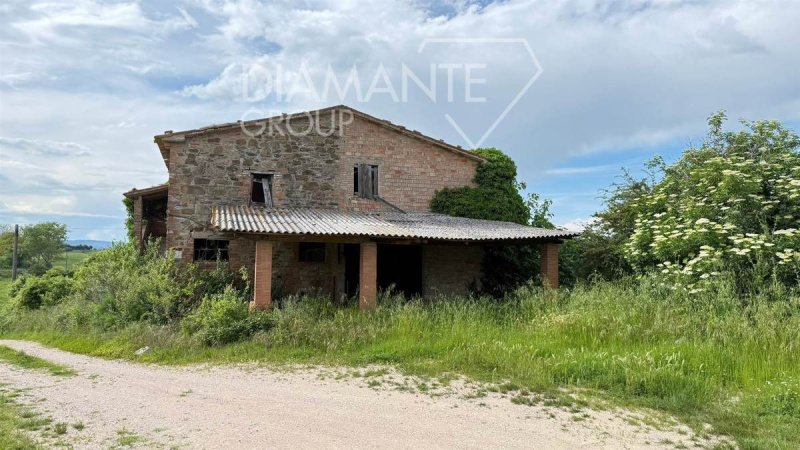 Klein huisje op het platteland in Todi