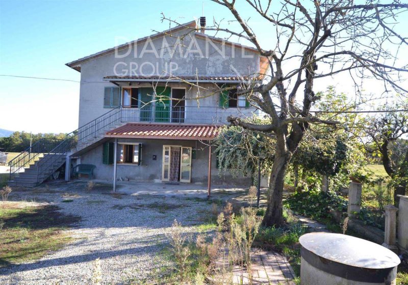 Особняк в Кастильоне-дель-Лаго