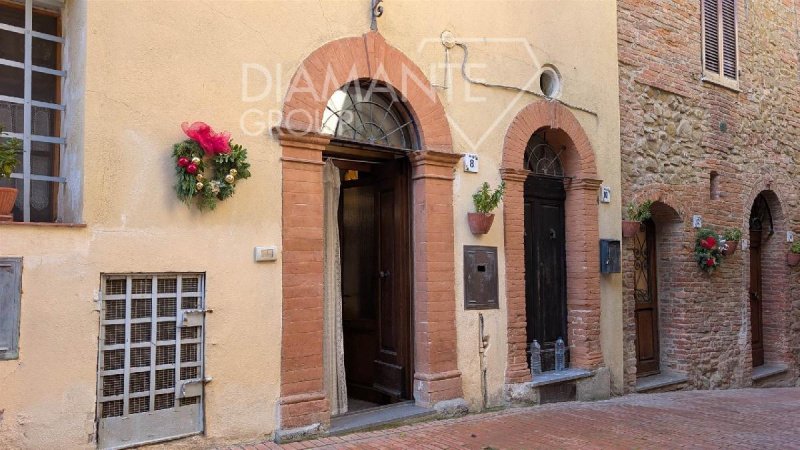 Apartment in Paciano