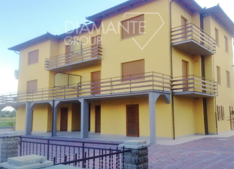 2 Bedrooms Apartment for sale in Tuoro Sul Trasimeno [810545] | Gate-away®