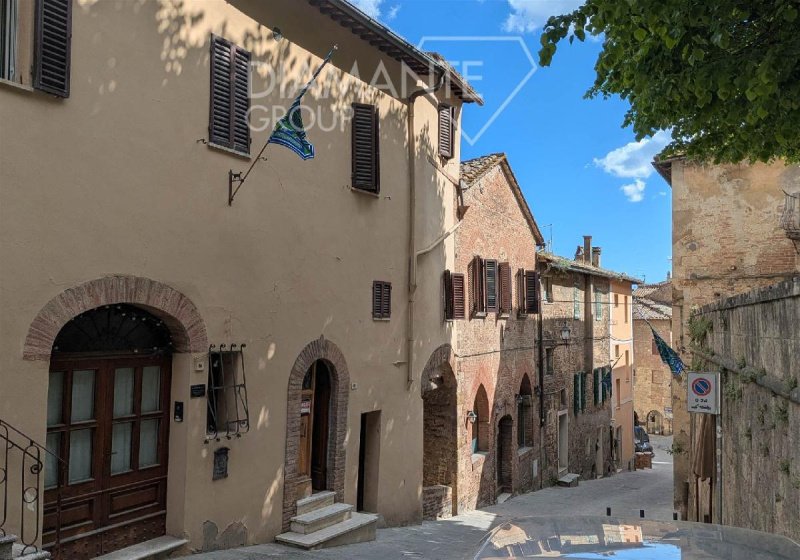 Semi-detached house in Montepulciano