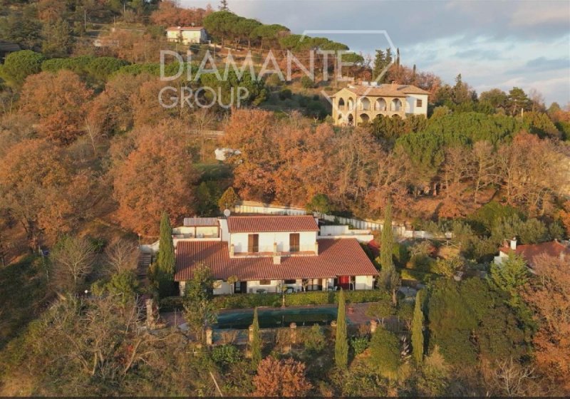 Villa in Magione