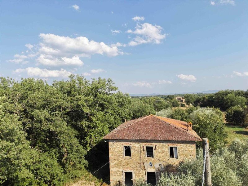 Отдельно стоящий дом в Cortona