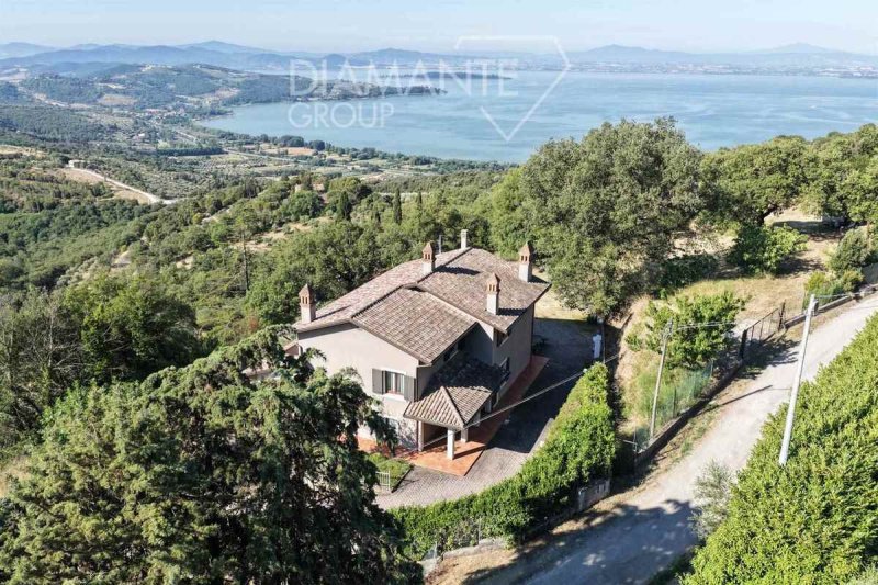 Villa in Passignano sul Trasimeno