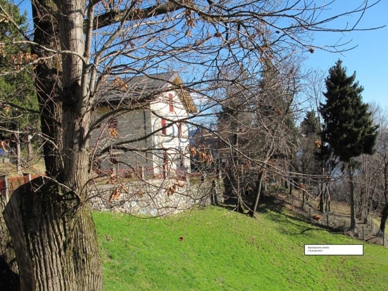 Villa in Bossico