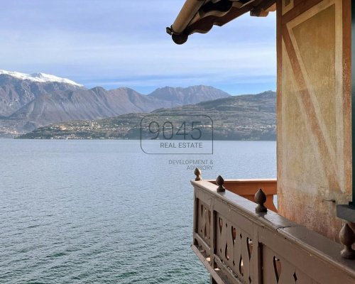 Villa a Tavernola Bergamasca