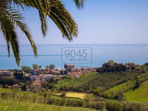 Вилла в Розето-дельи-Абруцци